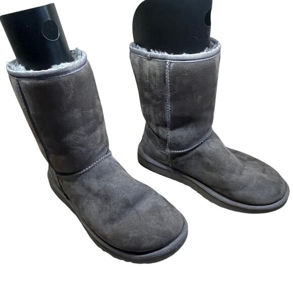 UGG Classic II Genuine Shearling Lined Short Boot Grey Suede Women's Size 7 GUC - Picture 2 of 7